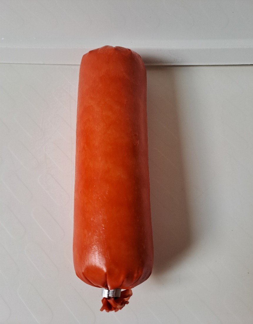 Metka łososiowa kiełbasa surowa metka