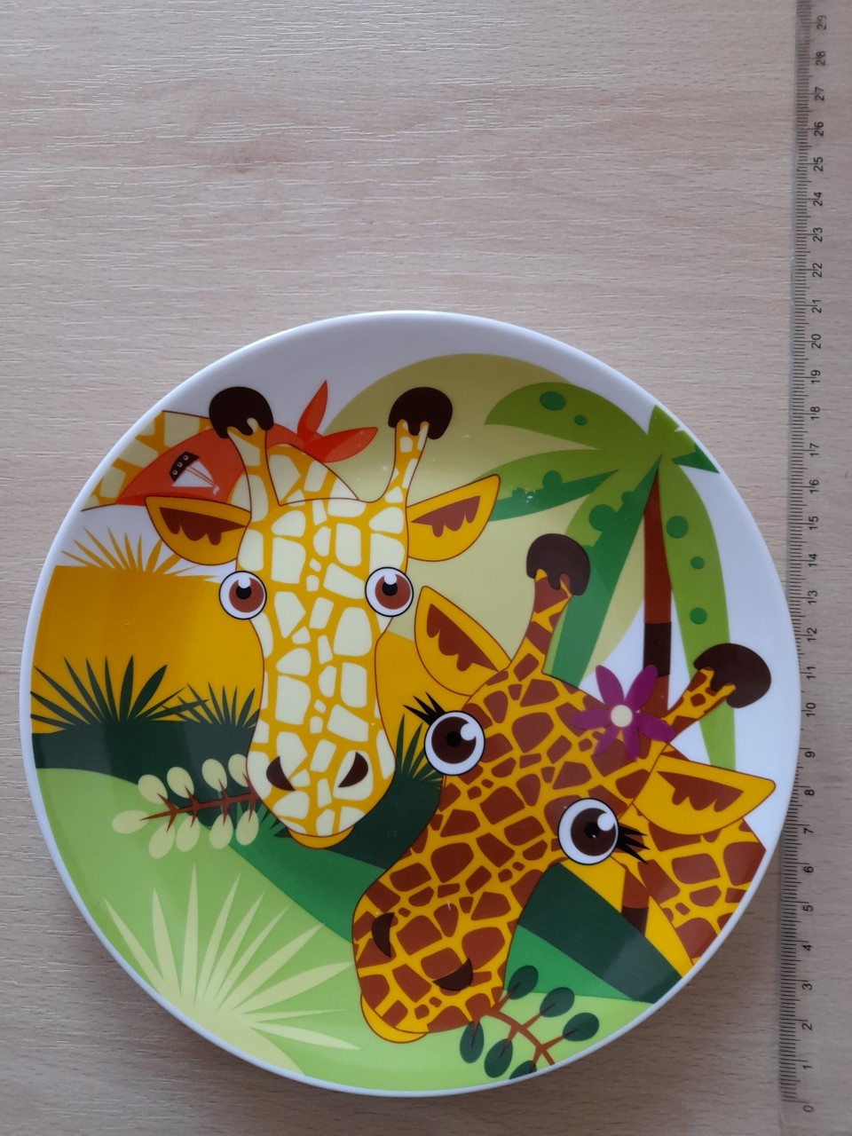 Talerz ceramiczny okrągły 19 cm, dekorowany w dwie żyrafy na tle roślin „Ambition Junior” – wycofany produkt