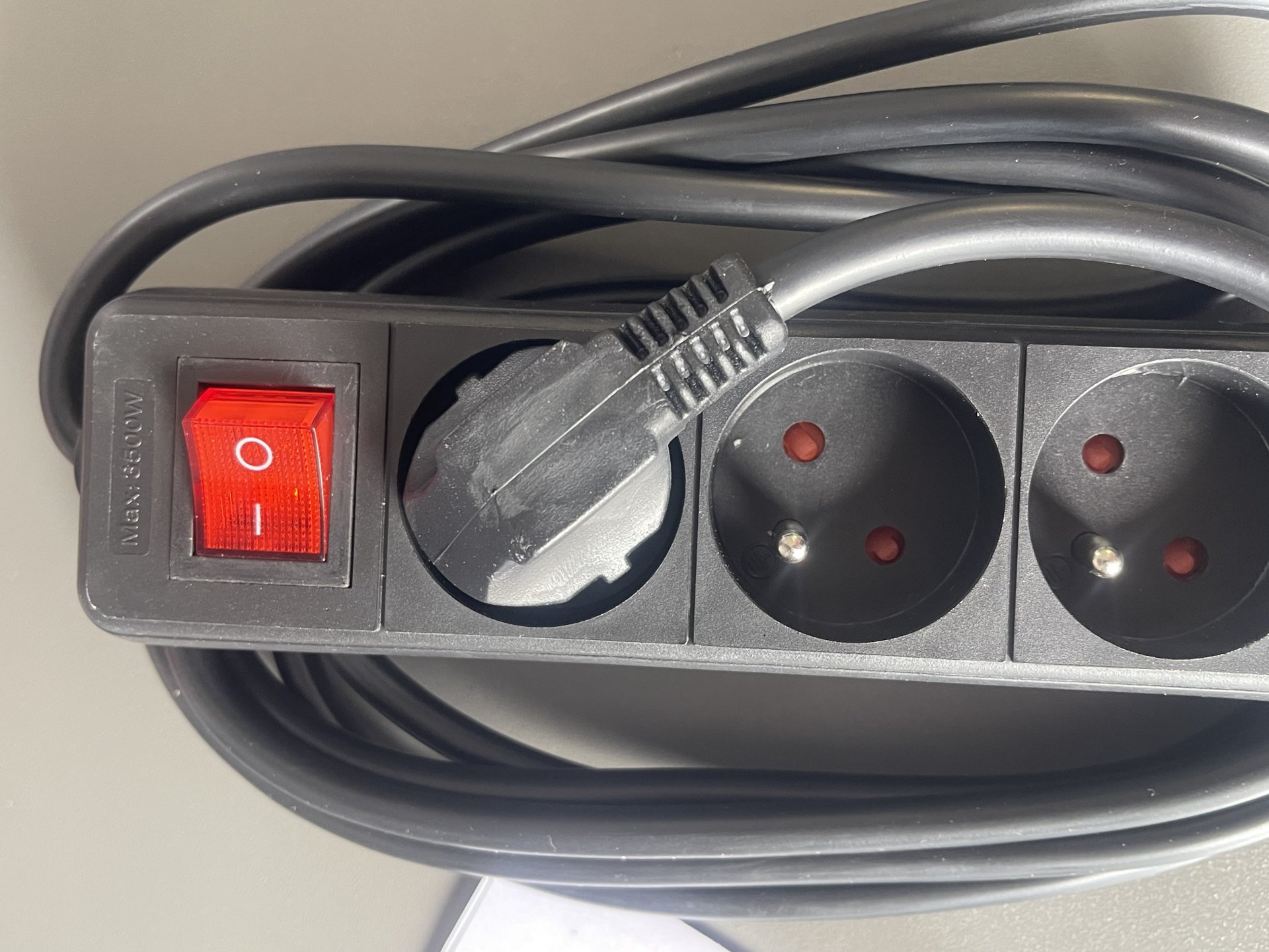 Przedłużacz z wyłącznikiem Elektromet 3 m