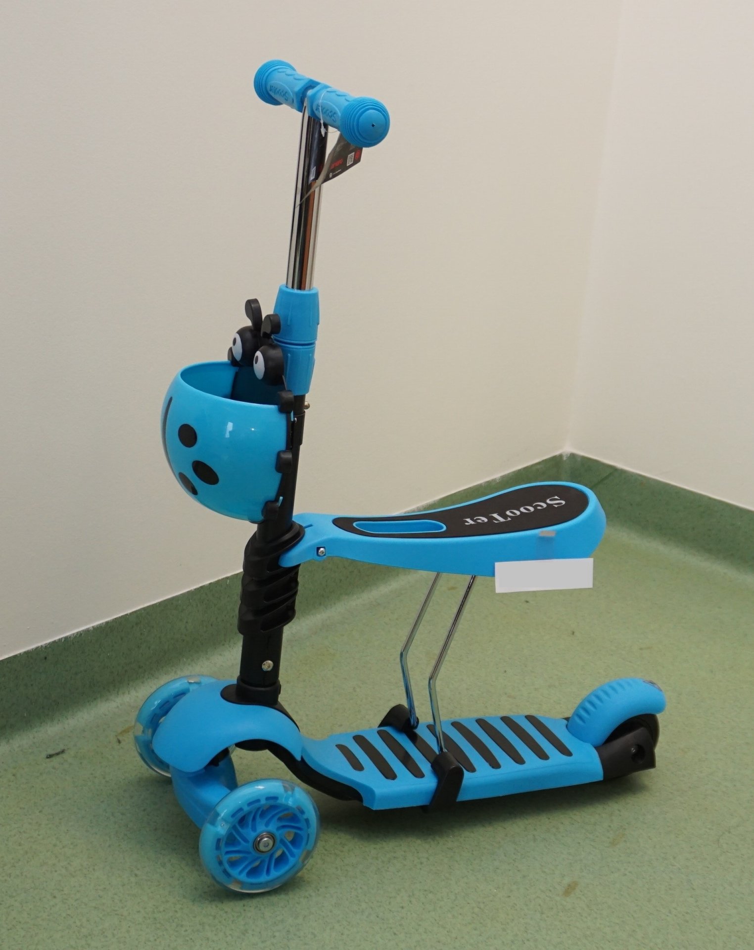 ENERO children's three-wheeled scooter