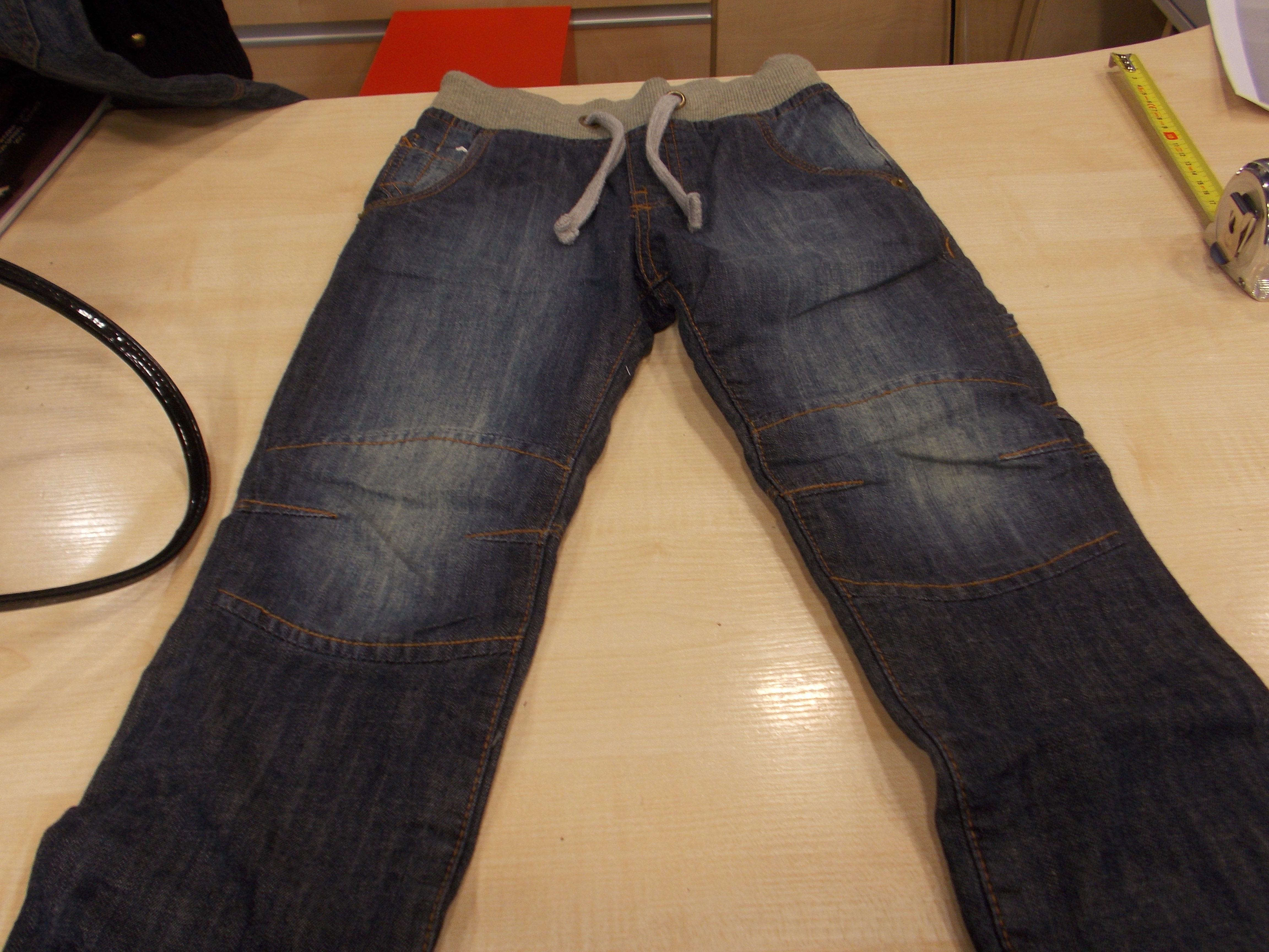 Spodnie jeans "SZKOLNY AUTOBUS" – wycofany produkt