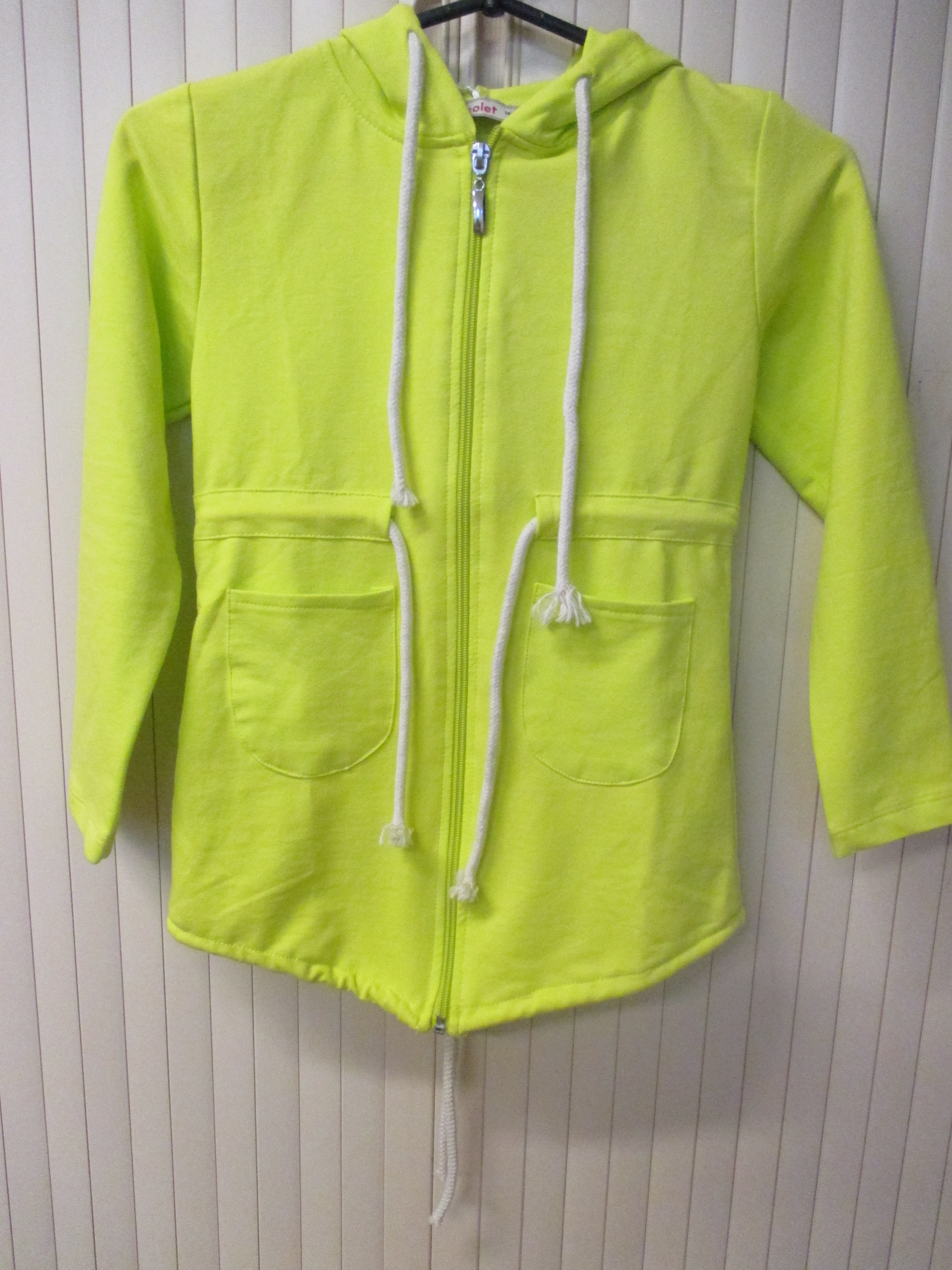 Bluza dziecięca KIDS SHOCOLET model 323 – wycofany produkt