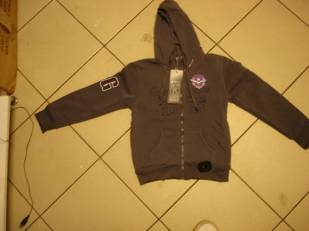 Bluzy z kapturem C’est La Vie Style NO: G-366 – wycofany produkt